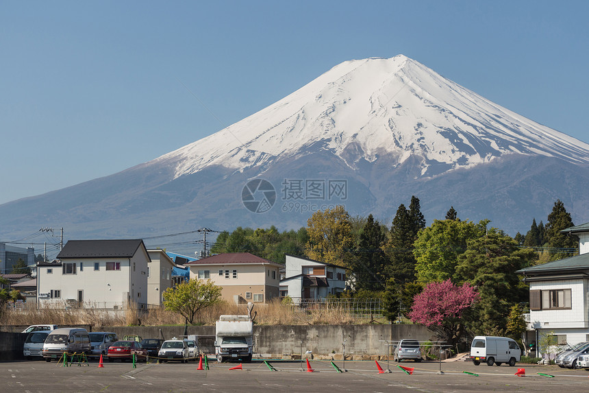 Mt Fuji 视图风景火山白色日落地标树叶历史性旅行景观城市图片