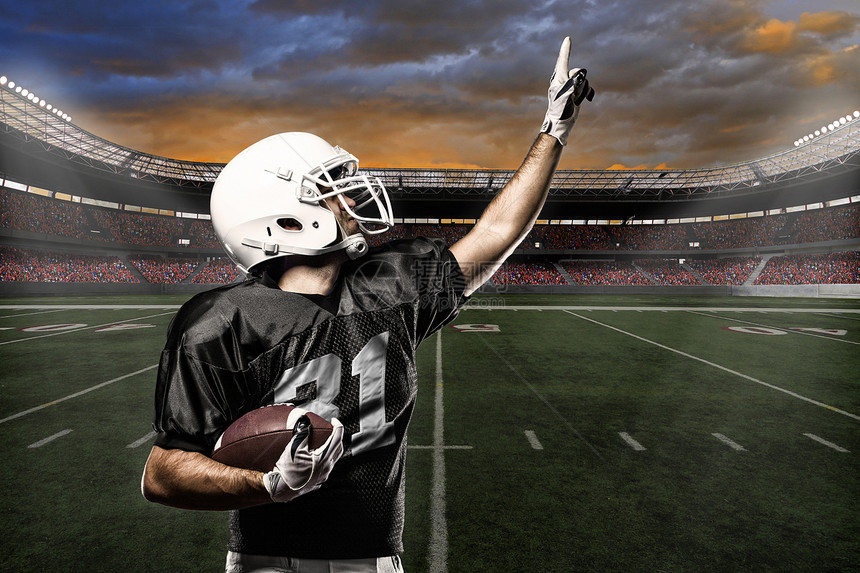 足球运动员体育男人垫肩竞技白色职业头盔体育场制服黑色图片