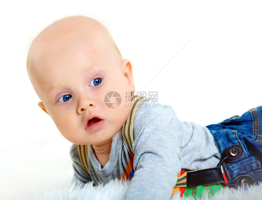 可爱的婴儿男孩幸福男性微笑工作室新生帽子金发婴儿期喜悦孩子图片