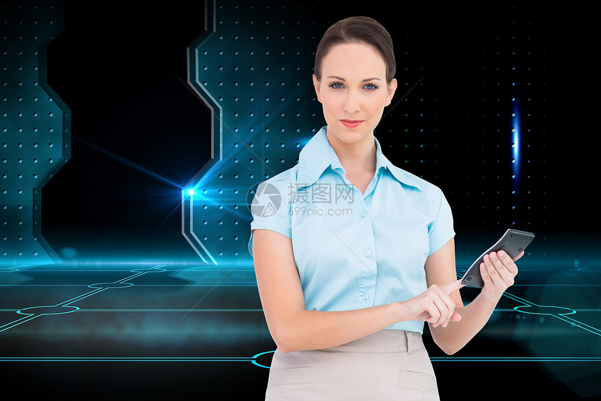 使用计算器进行严重合级商业女商务人士综合图像计算机技术衬衫职业会计数数裙子绘图棕色蓝色图片