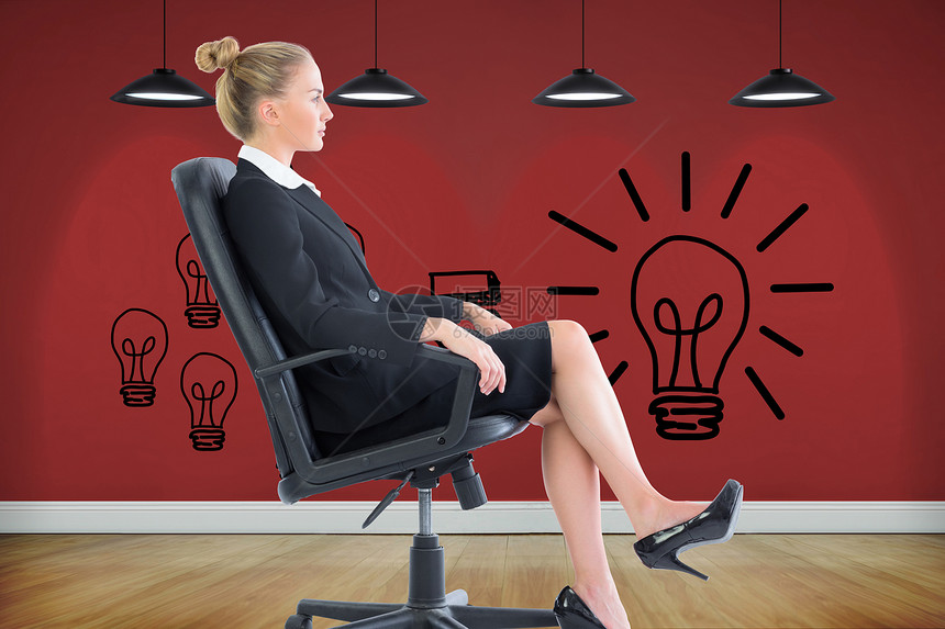 黑西装女商务人士坐在摇摇椅上的综合形象 AC 54970 附件旋转人士地板职业房间商务红色浅色计算机套装图片