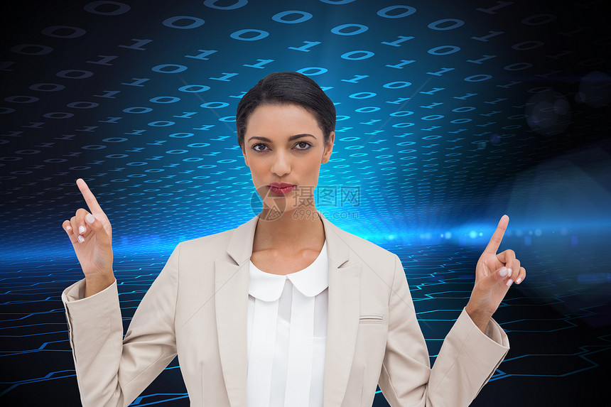 手举手严肃的女商务人士形象综合图象辉光编码计算人士计算机套装六边形蓝色技术火花图片