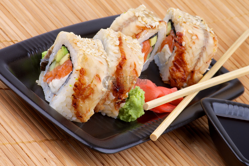 姐姐寿司美食家酱油圆圈晚餐饮食海鲜熟鱼健康饮食食物曲线图片
