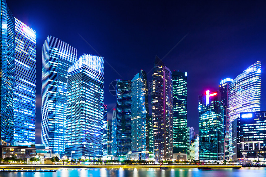 新加坡夜间都市天际建筑金融景观海洋商业风景市中心场景图片