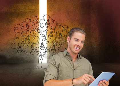 使用平板电脑 pc 的快乐人的复合图像头发房间金发手镯男性浅色开幕式灯泡药片制作背景图片