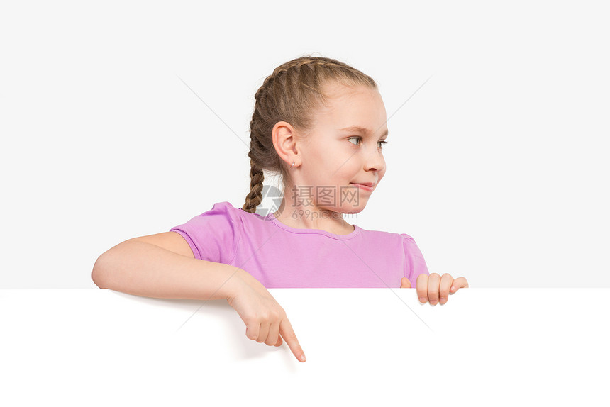 持有白海报的女童横幅女性广告广告牌木板空白白色喜悦孩子快乐图片