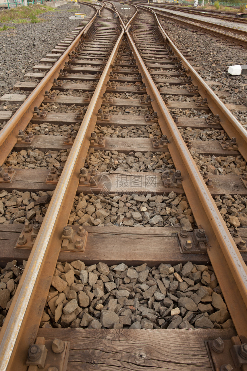铁路铁轨路口棕色石头运输火车金属旅行图片
