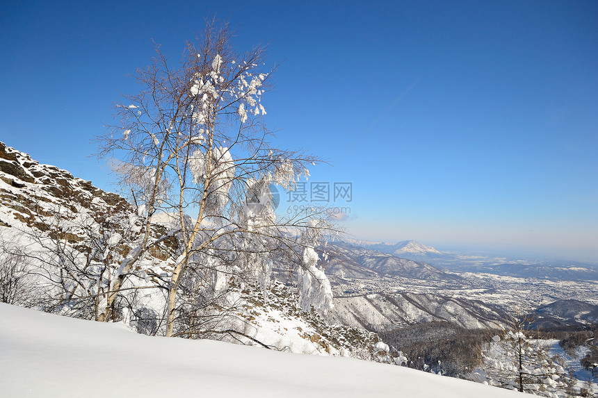 通过巡游滑雪探索阿尔卑斯山冰川极端天空勘探自由全景山峰运动粉雪蓝色图片