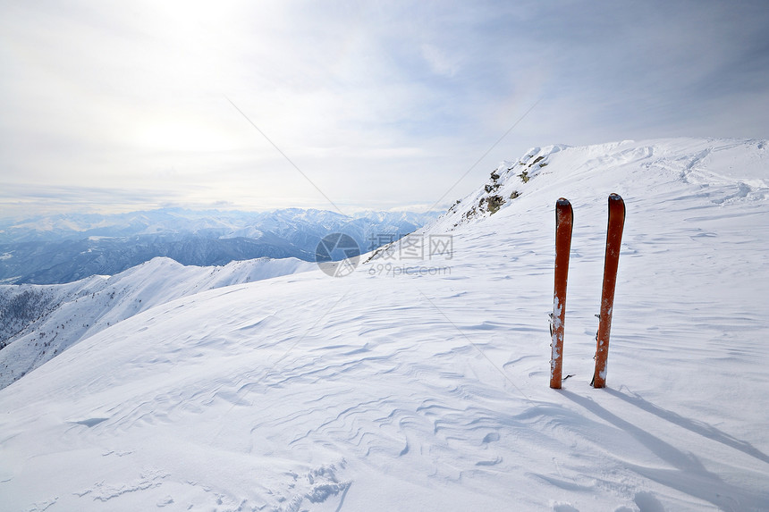 游滑雪旅行设备寂寞冰川勘探荒野逆境器材活动体育冒险大天堂图片