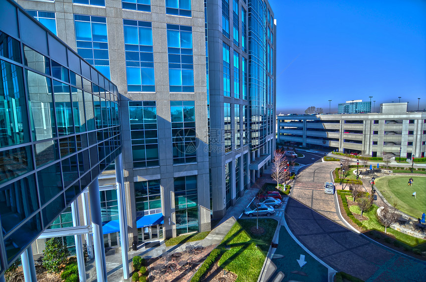 现代公司结构体系市中心中心财产办公室蓝色玻璃数控景观金融地标图片