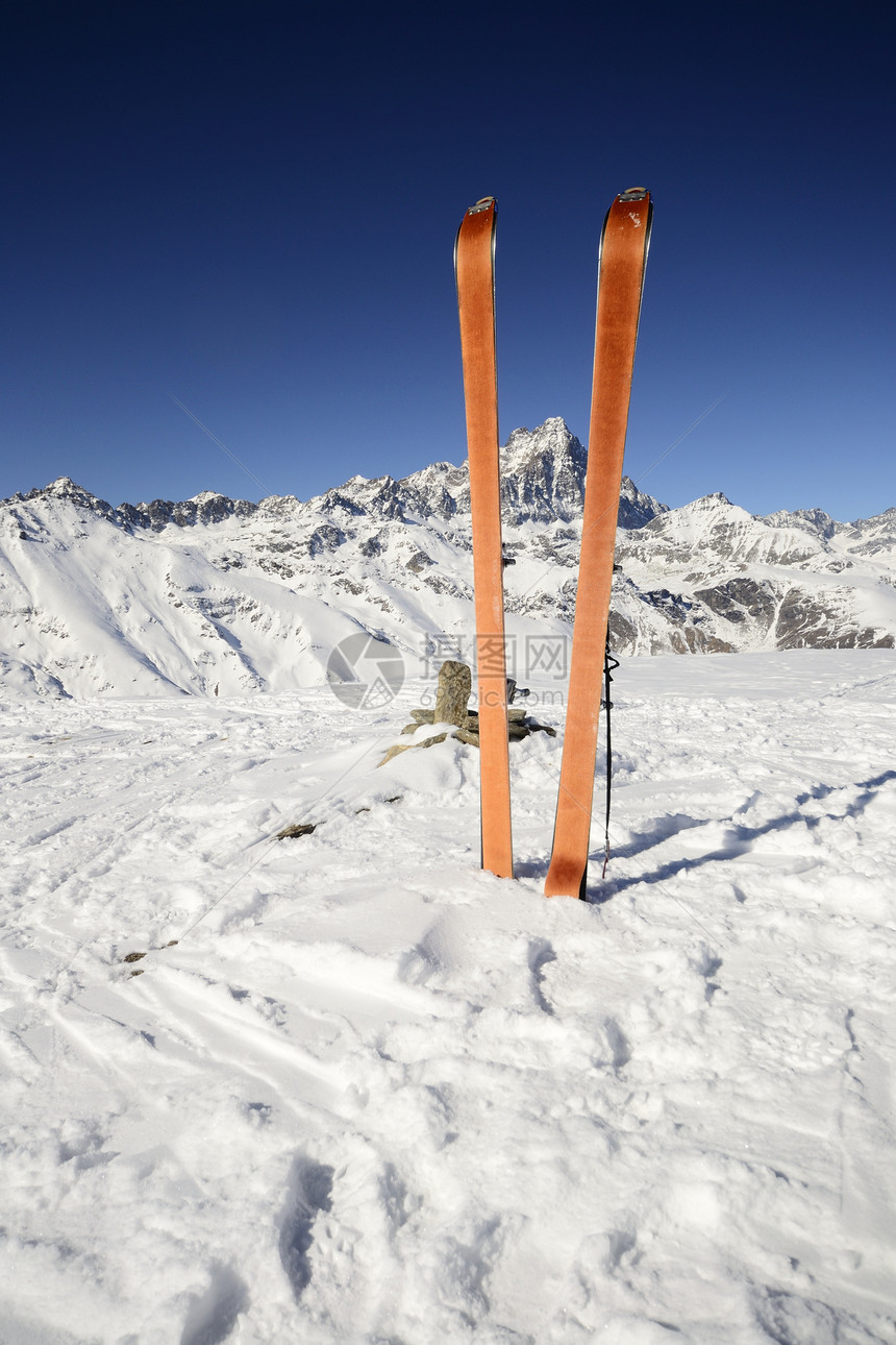 游滑雪旅行设备雪崩冰川偏光片逆境背包天空自由风景大天堂冒险图片