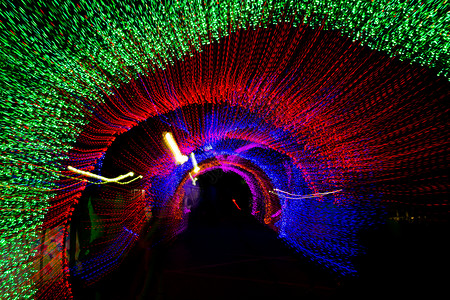 新的一年 有亮光的隧道新年城市灯光彩虹交通管子运动线条烟花速度背景图片