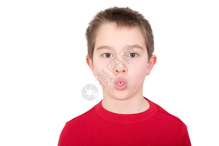 年轻男孩伸出舌头高清图片