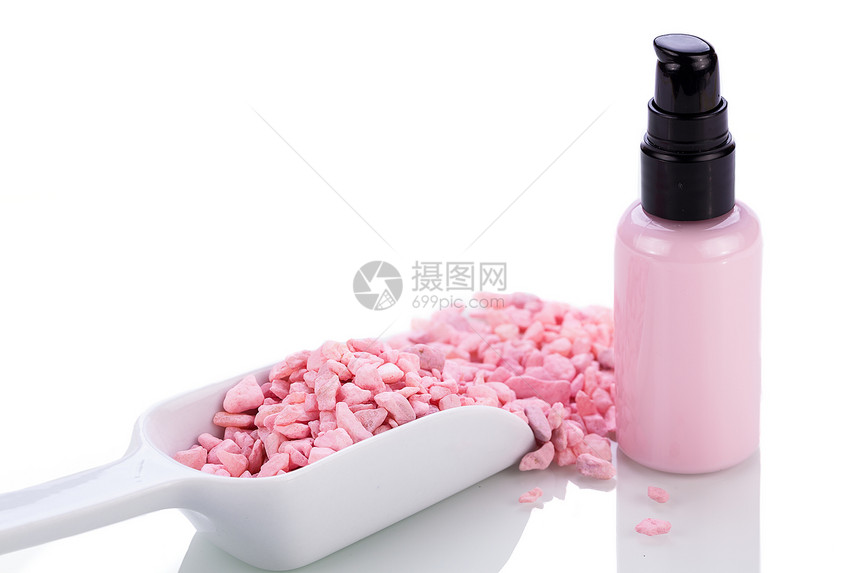喷洒器和隔离芳香盐中的粉红体润滑液香味水分卫生温泉宏观治疗浴室芳香皮肤科身体图片