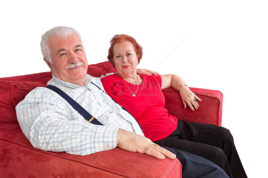 富有吸引力的老年夫妇以满意的笑容微笑图片
