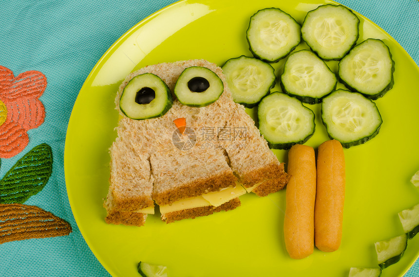 有趣的三明治三明治盘子童年创造力乐趣儿童服务食物猫头鹰装饰营养图片