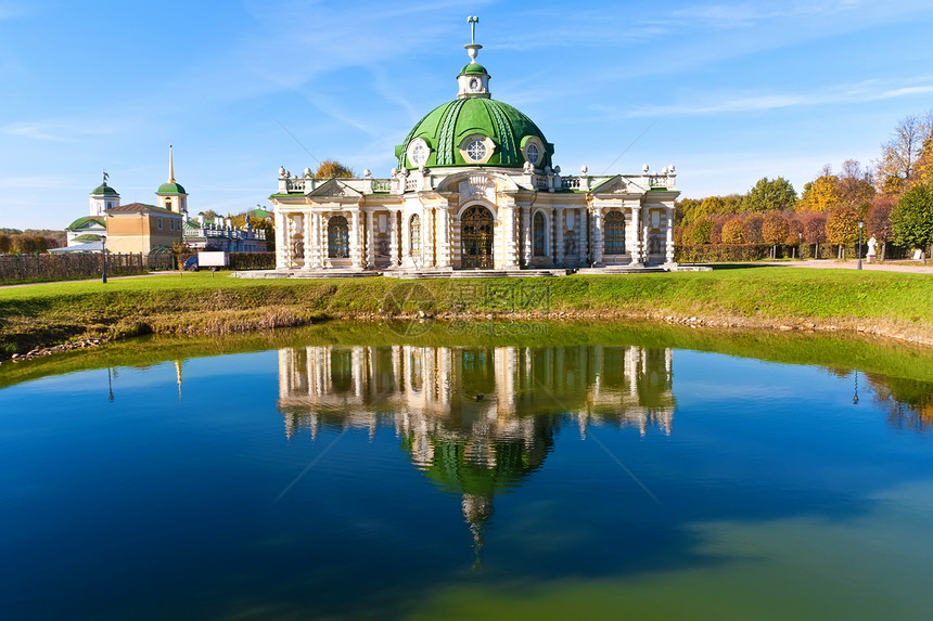 库斯科沃的格罗托教堂天空旅行住宅博物馆反射历史池塘大厦文化建筑物图片