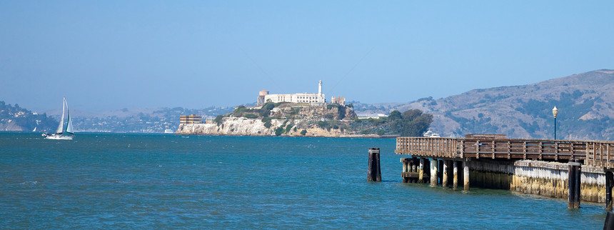 旧金山Alcatraz监狱历史性公园城市景观旅行蓝色吸引力爬坡岩石国家图片