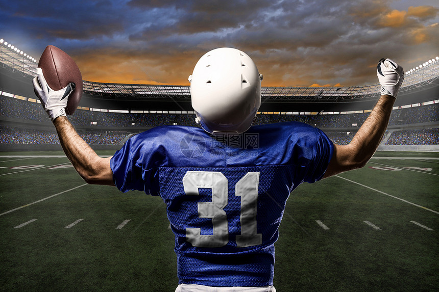 足球运动员运动垫肩头盔蓝色肌肉团队运动服体育场制服扇子图片