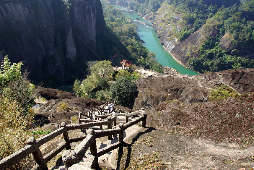 中国福建省武伊山峡谷 中国岩石太阳风景晴天场景林地流动溪流季节石头图片