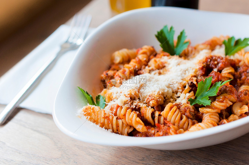 面食 Bolognese牛肉草药午餐蔬菜摄影叶子面条食物香肠美食图片