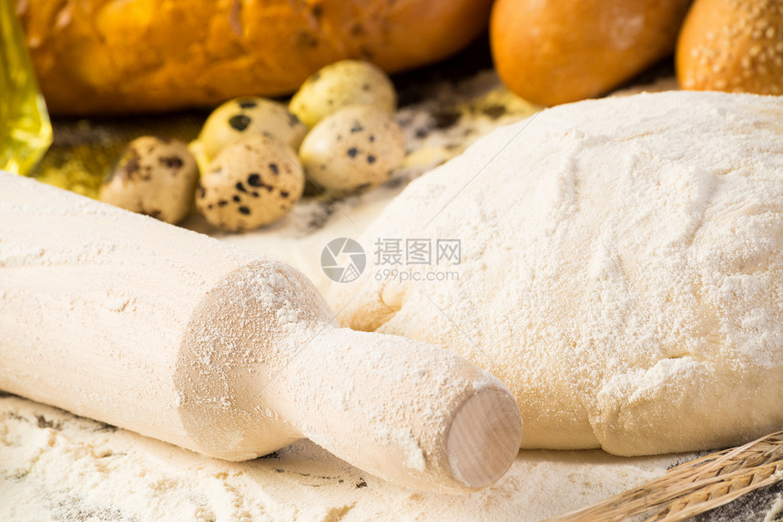 面粉 鸡蛋 白面包 小麦耳朵饼干木头谷物鹌鹑玉米农业面包蛋糕厨房棒子图片