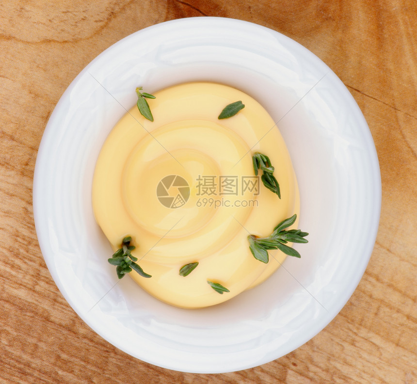 蛋黄酱陶瓷制品背景饮食白色黄色食物酱料乡村奶油图片