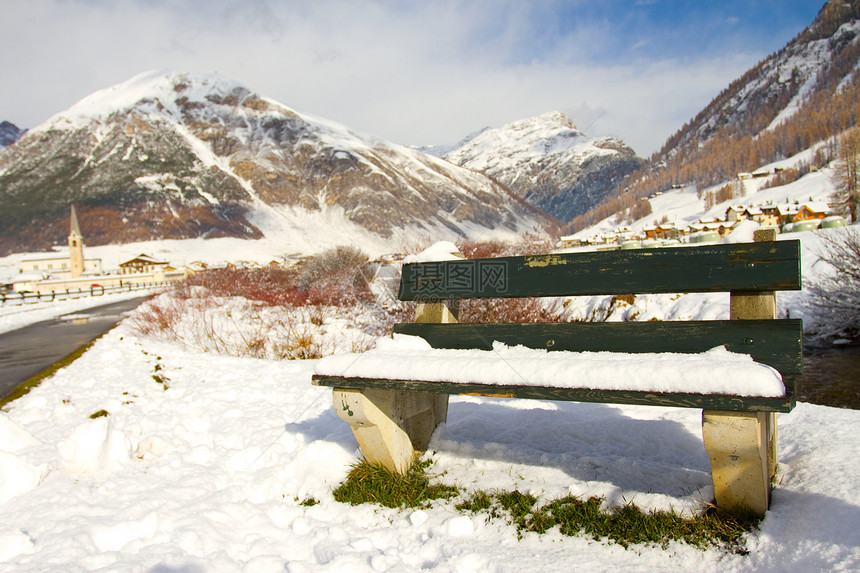 冬季风景阴霾天气季节旅游旅行远足山坡丘陵爬坡图片