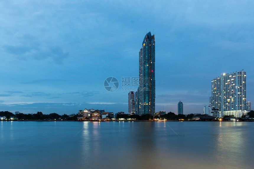曼谷市风景 在黄昏时拍摄建筑物商业城市金融首都景观办公室天际历史性图片