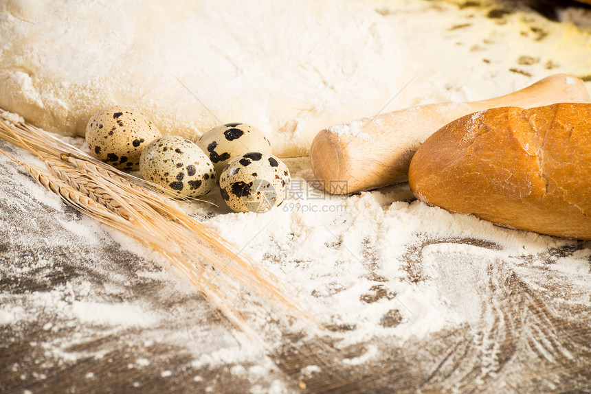 面粉 鸡蛋 白面包 小麦耳朵玉米味道脆皮谷物早餐木头面包大麦厨房酵母图片