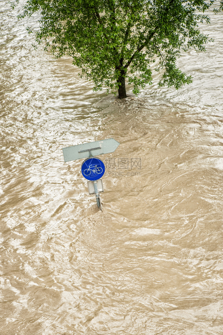 水下交通标志天气流动洪水海浪情况溪流损害全球街道环境图片