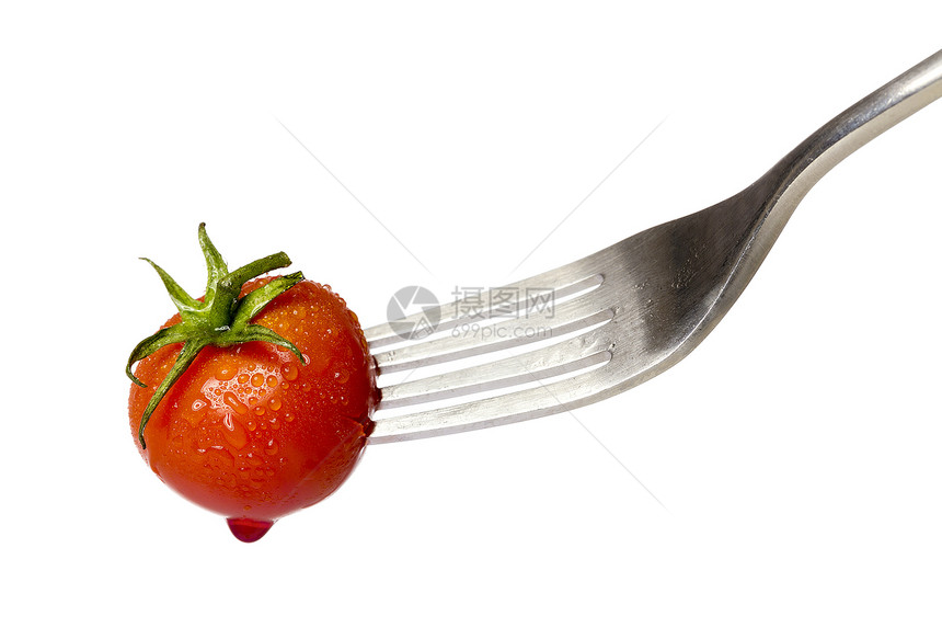 切樱桃西红柿被叉子加满一滴鲜血 隔绝在图片