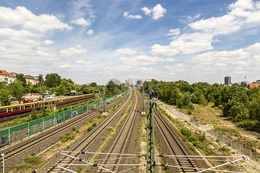 夏季柏林铁路首都会议季节火车建造运输景观吸引力旅行技术图片