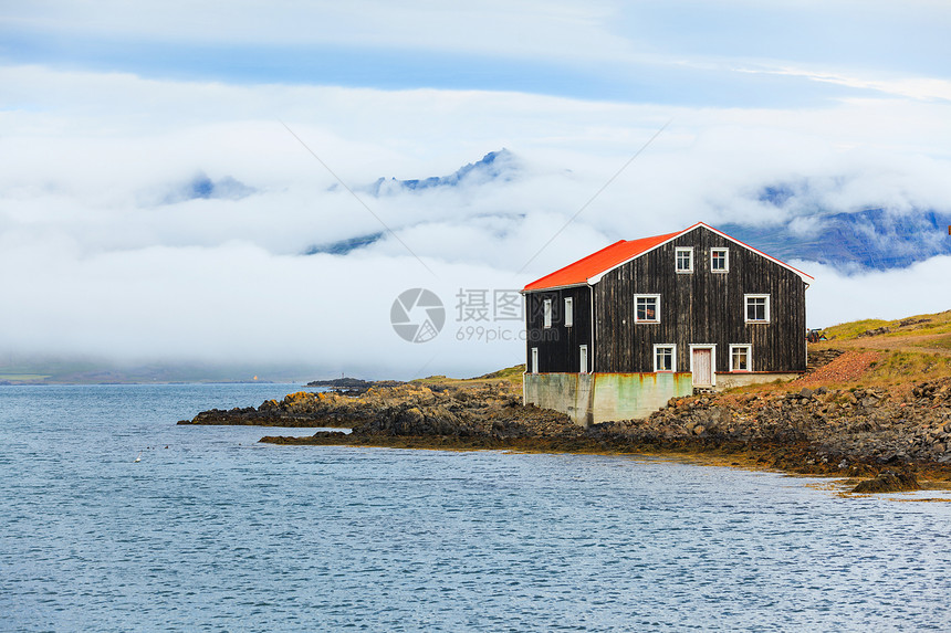 冰岛东弗吉尔斯建筑风景窗户场景晴天木头建筑学海景岩石蓝色图片