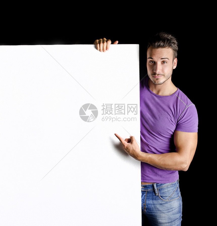 大型空白显示的英俊年轻男子学生海报推介会广告牌木板男性黑色横幅白色展示图片