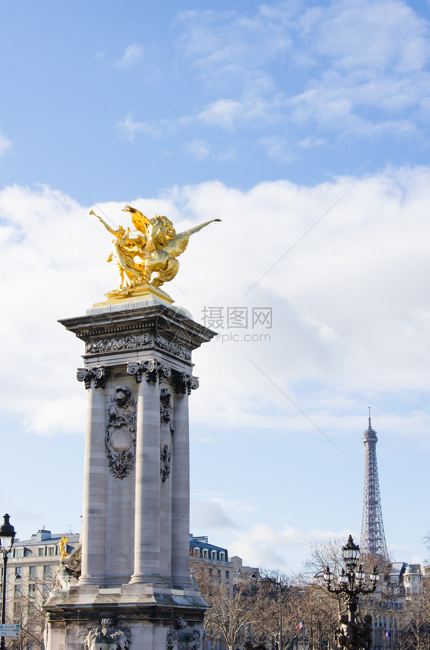 亚历山大三世大桥旅游地标黑色艺术旅行雕塑纪念碑天空白色雕像图片