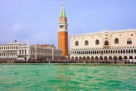 威尼斯圣马可文化旅行蓝色建筑学天空钟楼正方形教会建筑背景图片