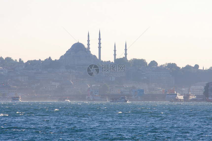 伊斯坦布尔Bosphorus天空场景蓝色航海文化城市乘客风景天际运输图片