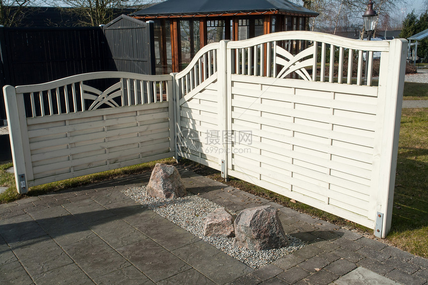 白色木制栅栏花园条纹木板院子园艺后院木材材料控制板风格图片