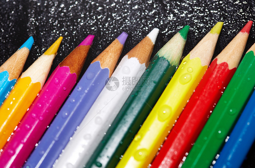 湿蜡笔绘画幼儿园学校水滴紫色配件变化性静物工艺艺术图片