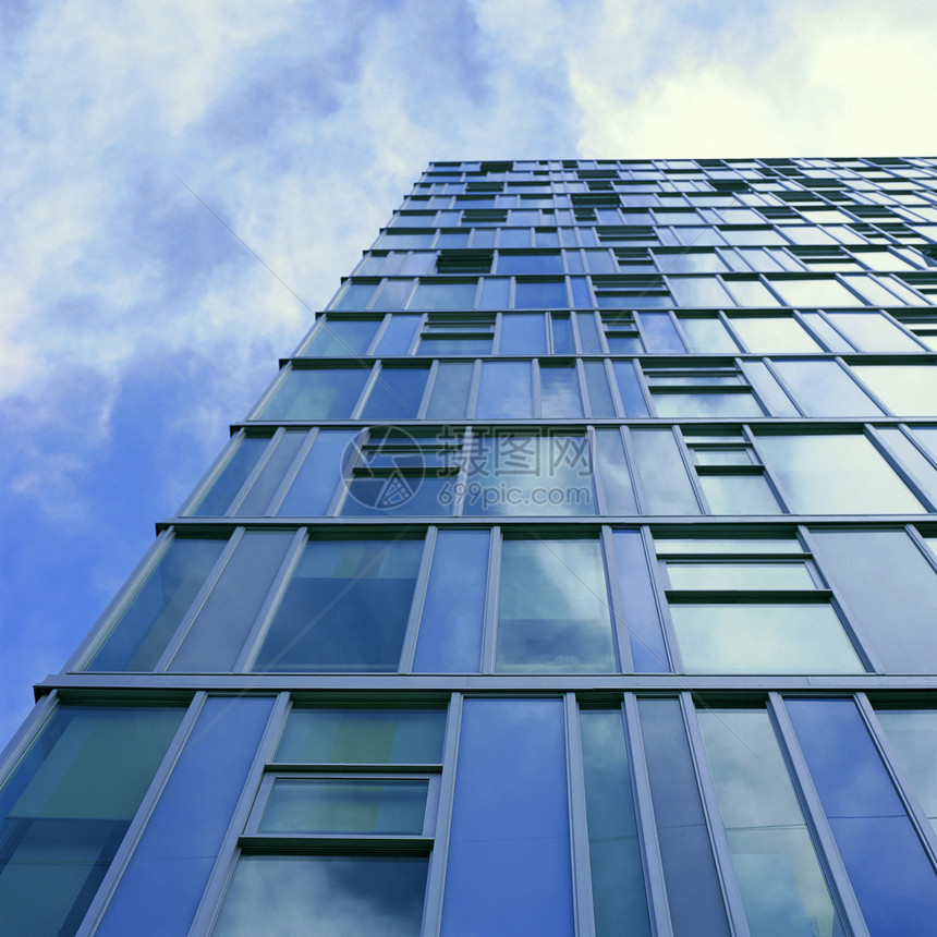 玻璃玻璃大楼蓝色窗户高楼天空建筑平行线金属摩天大楼建筑学材料图片