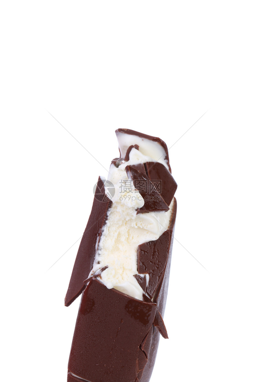粘在棍子上的冰淇淋饼巧克力香草塞子酒瓶糖霜奶油坚果甜点涂层部分调味品花生图片