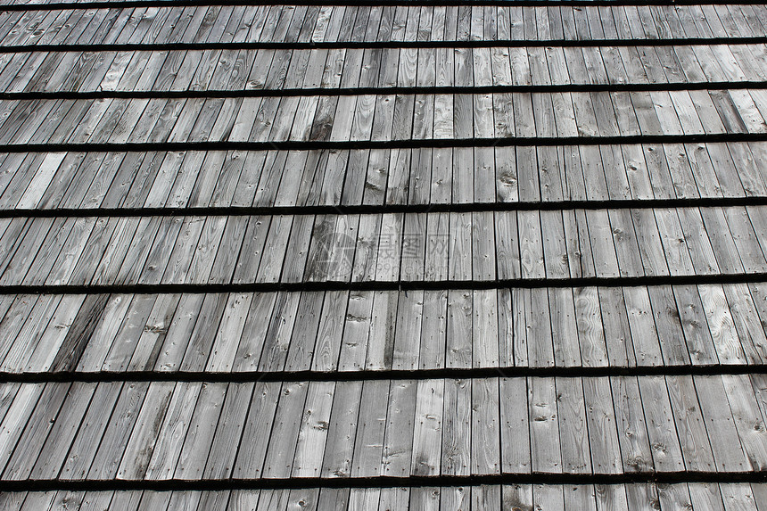 乌克兰西部木制房屋顶楼图片