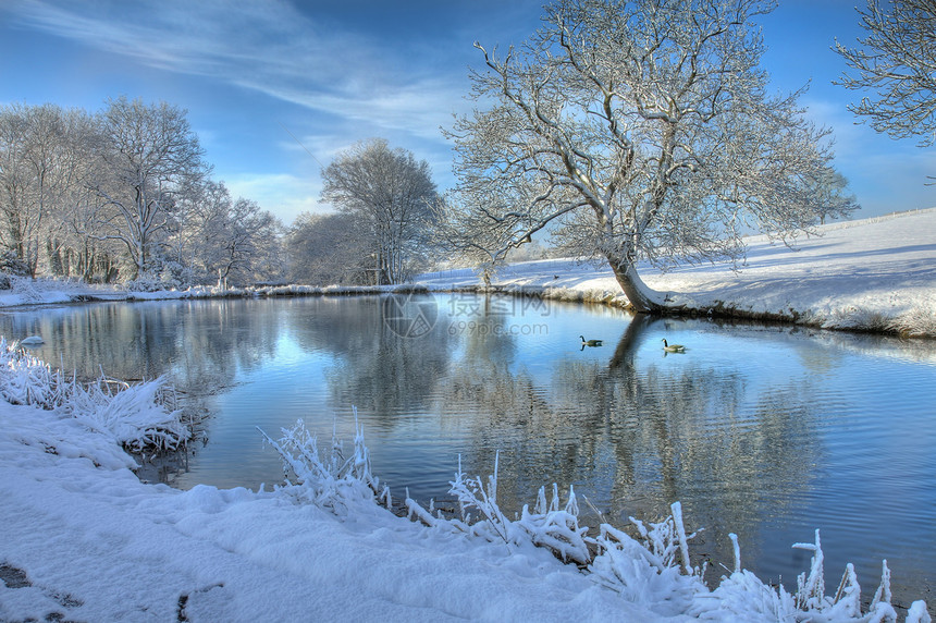 冬季湖 沃斯特郡图片