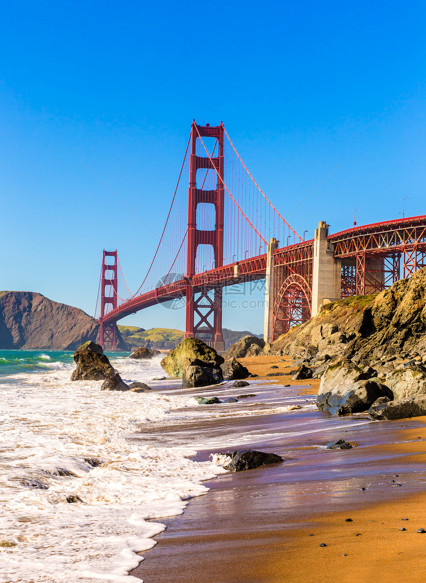 旧金山金门大桥 马歇尔海滩加利福尼亚州建筑学吸引力蓝色假期工程城市地标支撑海洋海滩图片