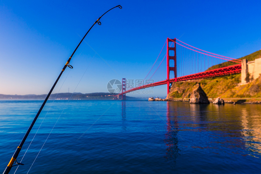 旧金山金门大桥 带钓竿图片