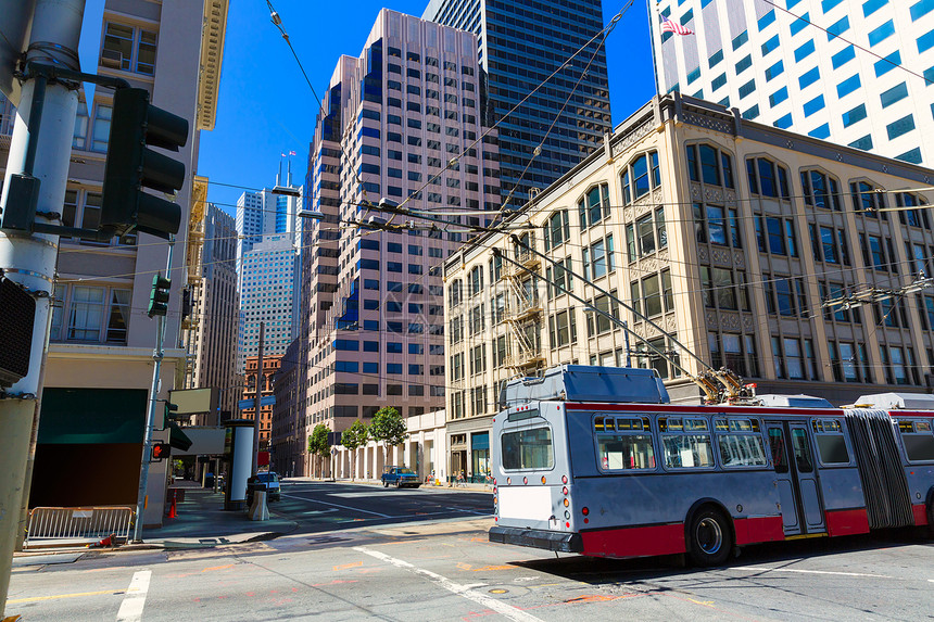 旧金山市中心的大楼和加利福尼亚的电车楼图片