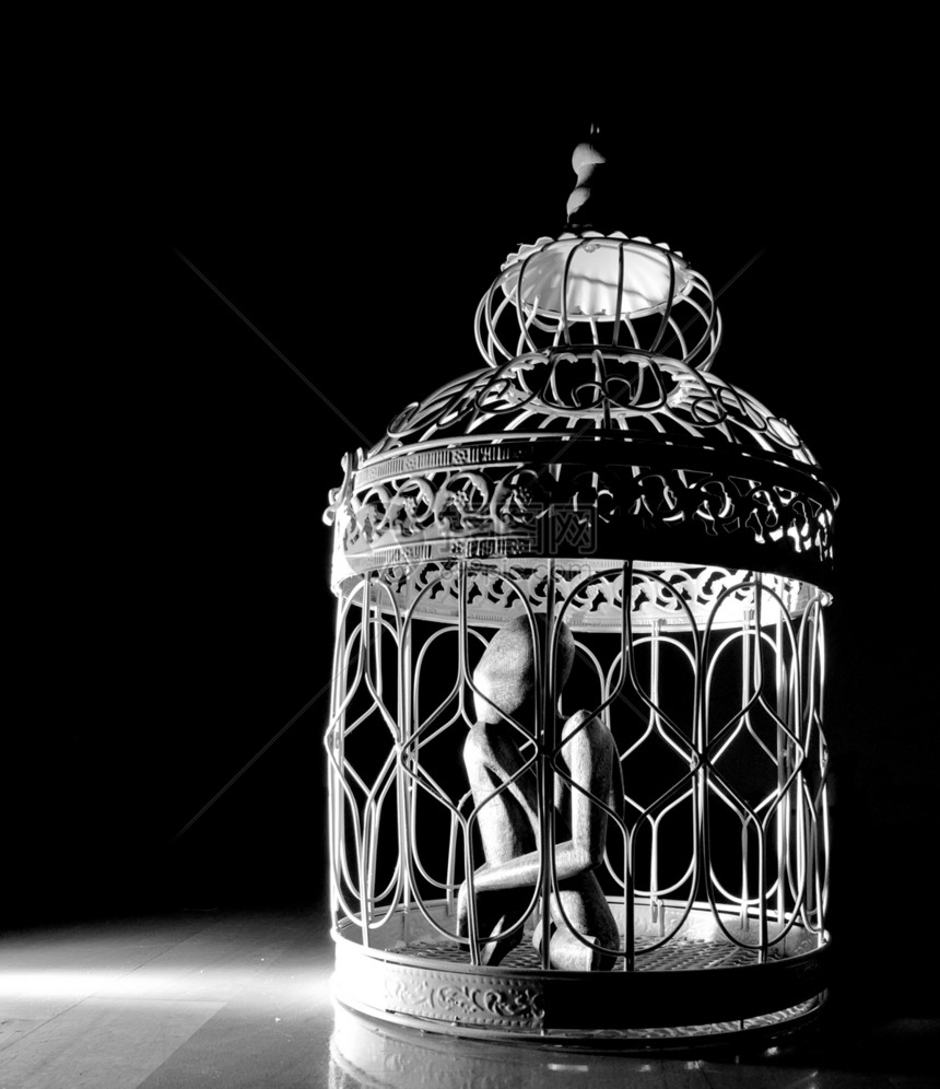 笼子里的木头雕像水果金属装饰塑像艺术工作室黑色自由古董白色图片
