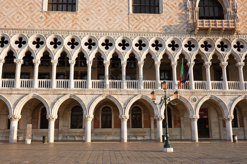 威尼斯Doge宫房子柱子吸引力天空旅行广场建筑学城市历史游客图片