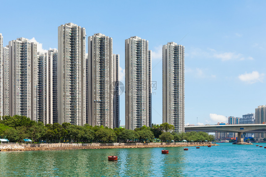 香港的住宅区公寓建筑海景袖珍蓝色人口城市住宅天空景观图片